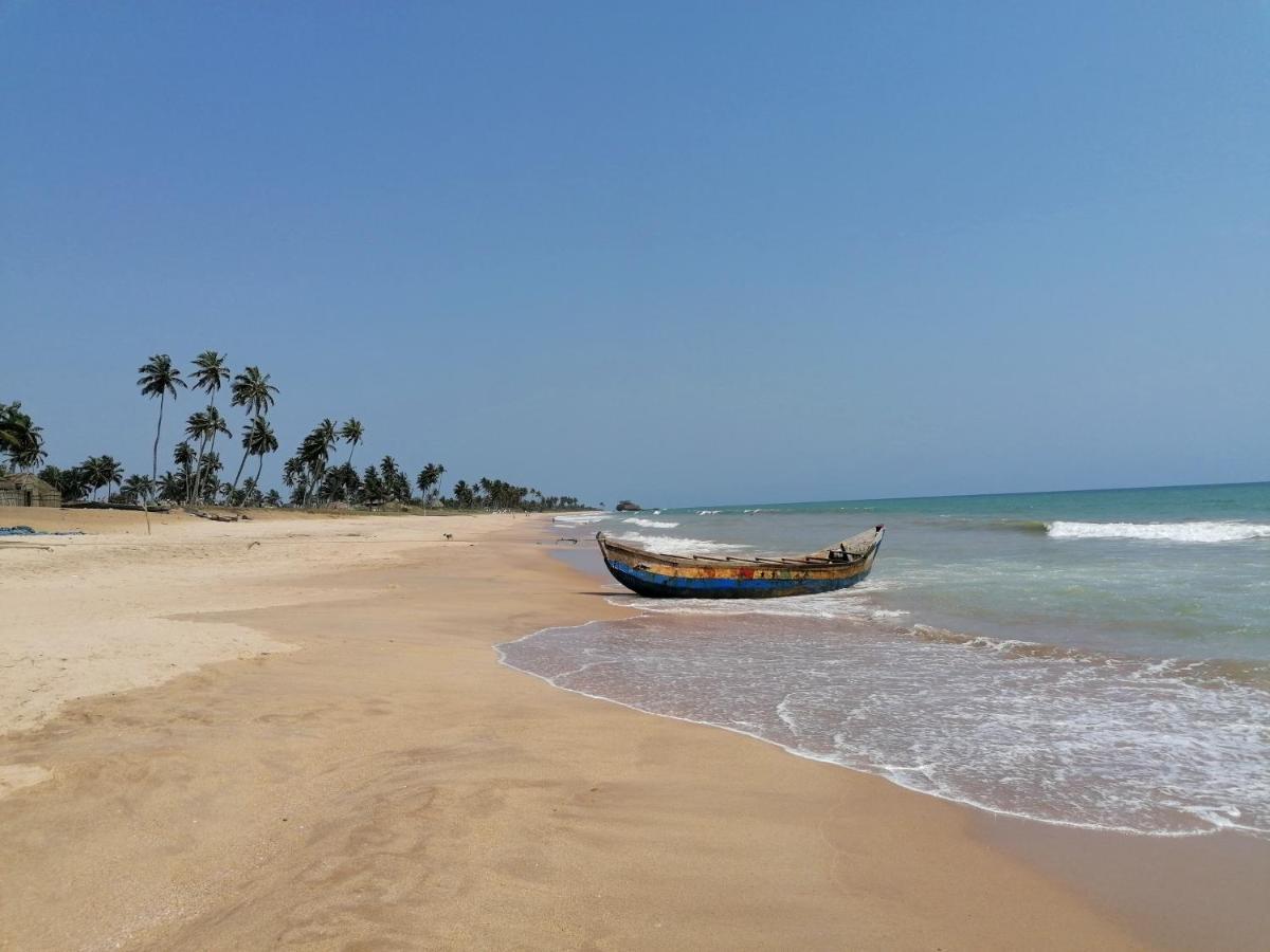 Afro Beach Eco Resort Butre Экстерьер фото