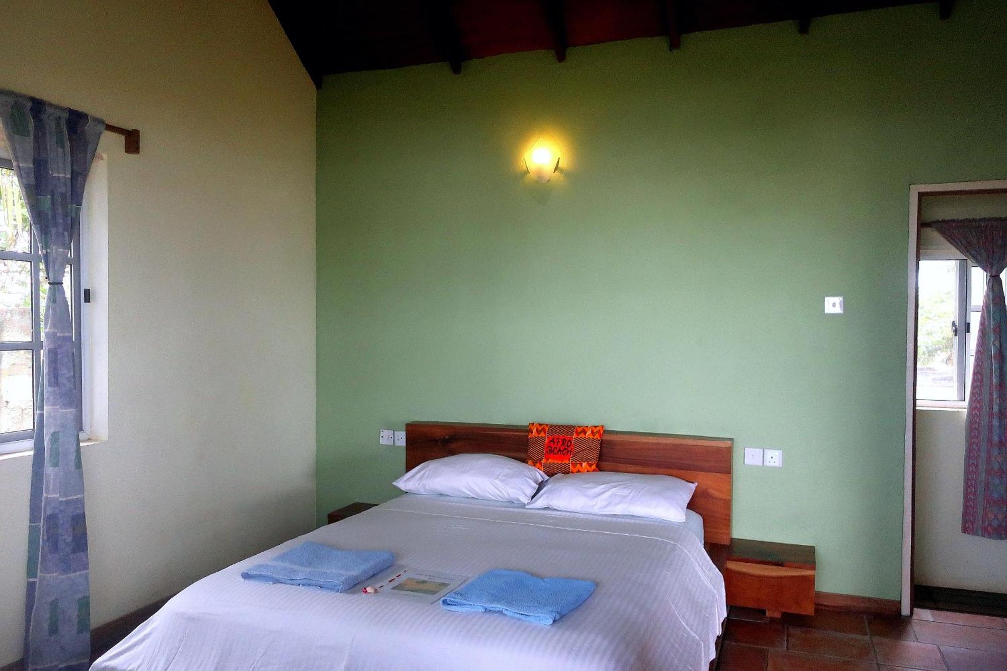 Afro Beach Eco Resort Butre Номер фото